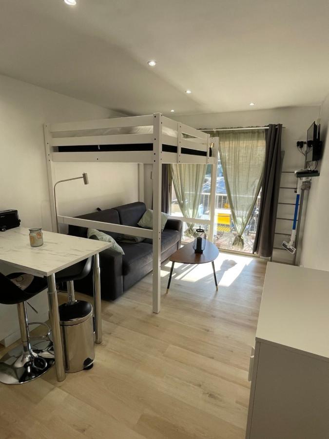 Studio Climatise Piscine Et Proche Plage Sanary-sur-Mer Zewnętrze zdjęcie